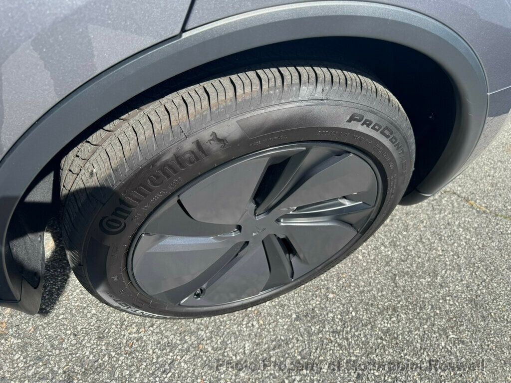2026 Tesla Model Y photo 8