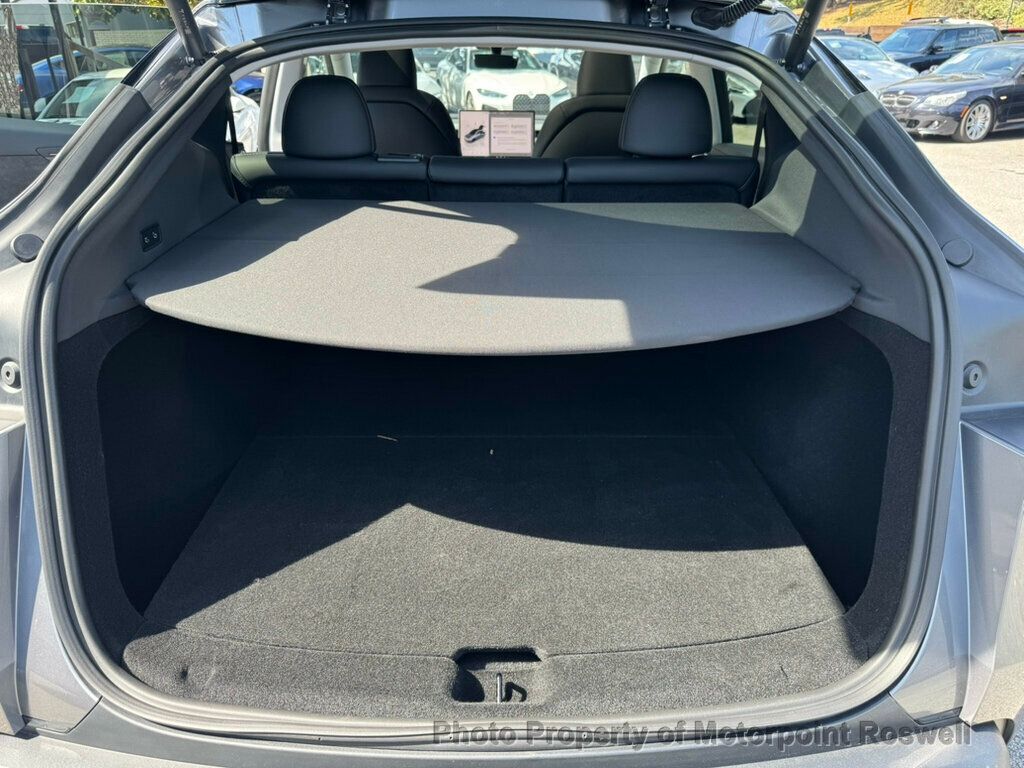 2026 Tesla Model Y photo 9