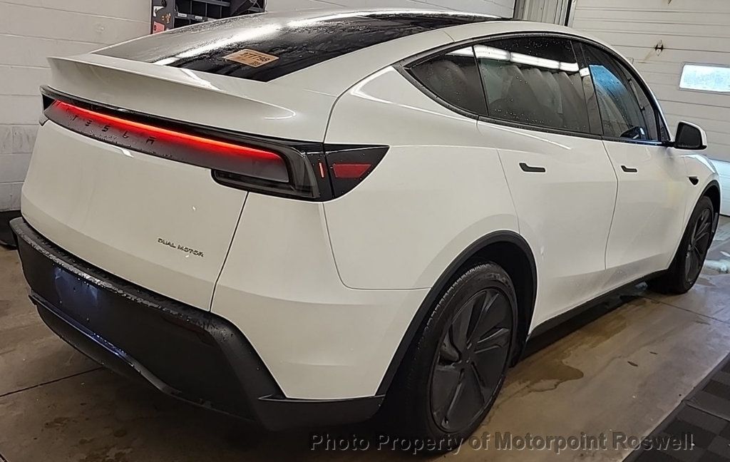 2026 Tesla Model Y Long Range photo 2