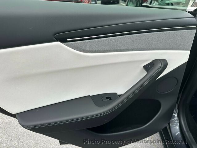 2026 Tesla Model Y Long Range AWD - 22974550 - 19