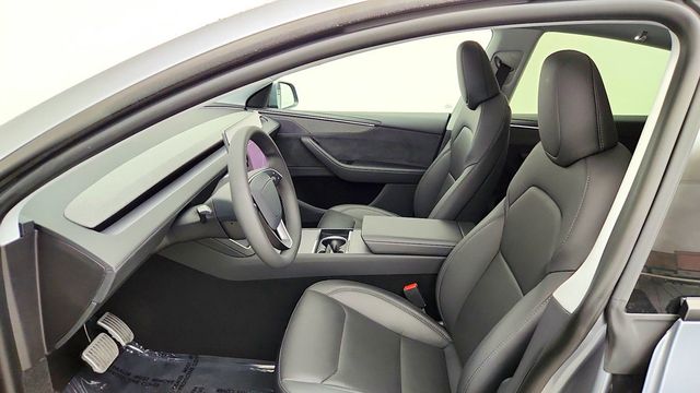 2026 Tesla Model Y Long Range AWD - 23098454 - 10