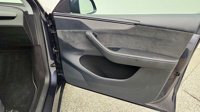 2026 Tesla Model Y Long Range AWD - 23062729 - 28