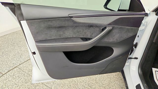 2026 Tesla Model Y Long Range AWD - 23093274 - 10
