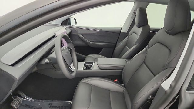 2026 Tesla Model Y Long Range AWD - 23094609 - 24