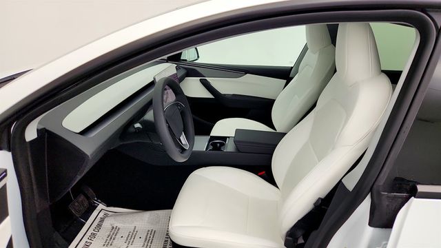 2026 Tesla Model Y Long Range AWD w/ White & Black Premium Interior - 23008196 - 22
