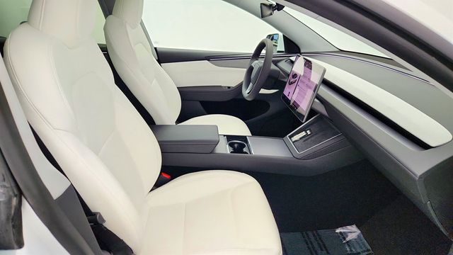 2026 Tesla Model Y Long Range AWD w/ White & Black Premium Interior - 23008196 - 27