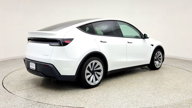 2026 Tesla Model Y Long Range AWD w/ White & Black Premium Interior - 23008196 - 4
