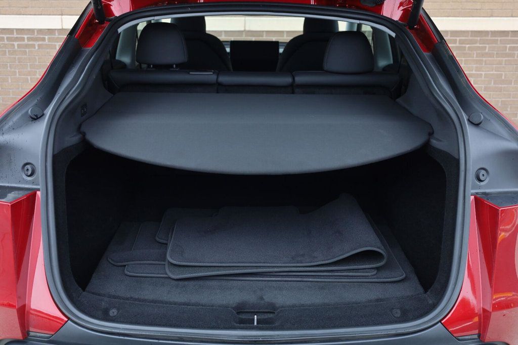 Tesla Model Y photo 13
