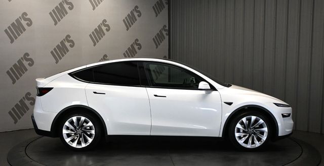 2026 Tesla Model Y Long Range Launch Series AWD - 23088894 - 3