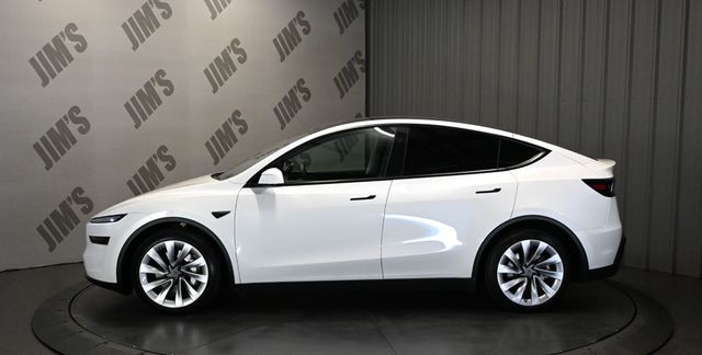 2026 Tesla Model Y Long Range Launch Series AWD - 23088894 - 7