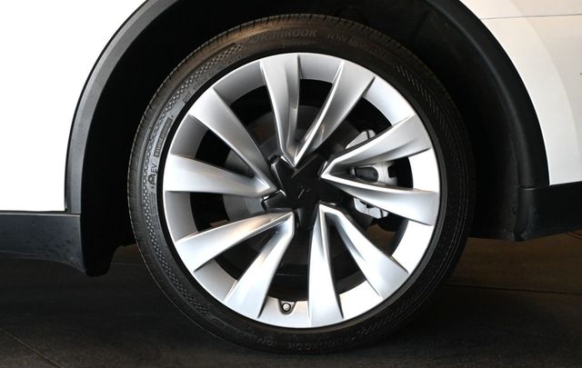 2026 Tesla Model Y Long Range Launch Series AWD - 23088894 - 8