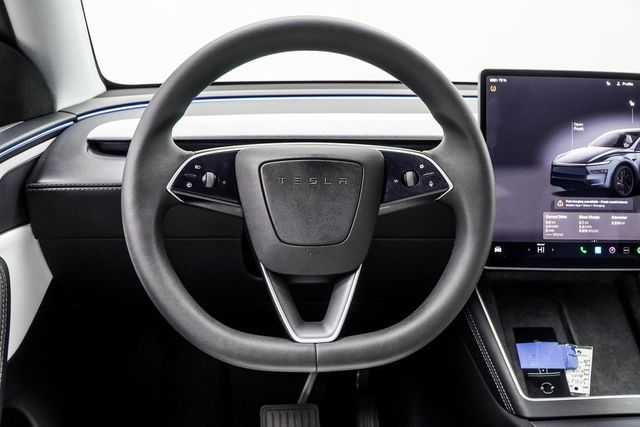 2026 Tesla Model Y Long Range Launch Series AWD - 22953623 - 12