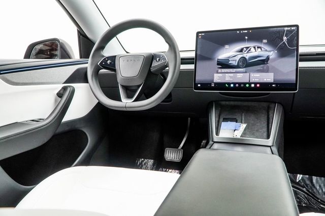 2026 Tesla Model Y Long Range Launch Series AWD - 22953623 - 13