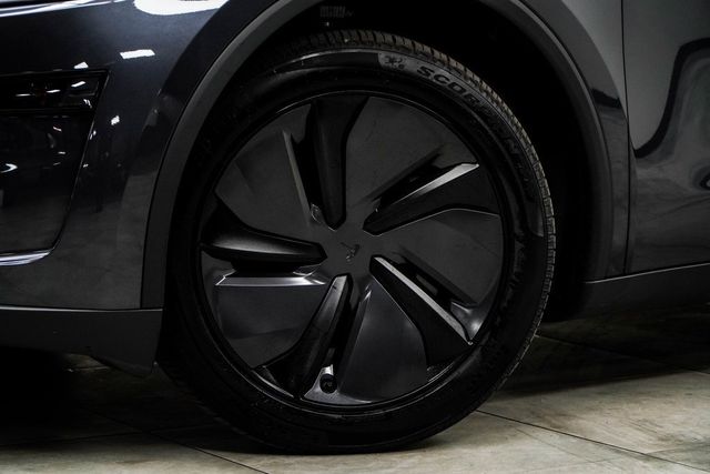 2026 Tesla Model Y Long Range Launch Series AWD - 22953623 - 2