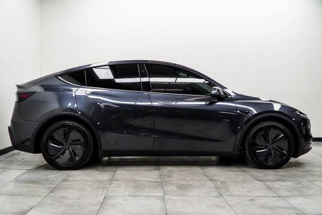 2026 Tesla Model Y Long Range Launch Series AWD - 22953623 - 8