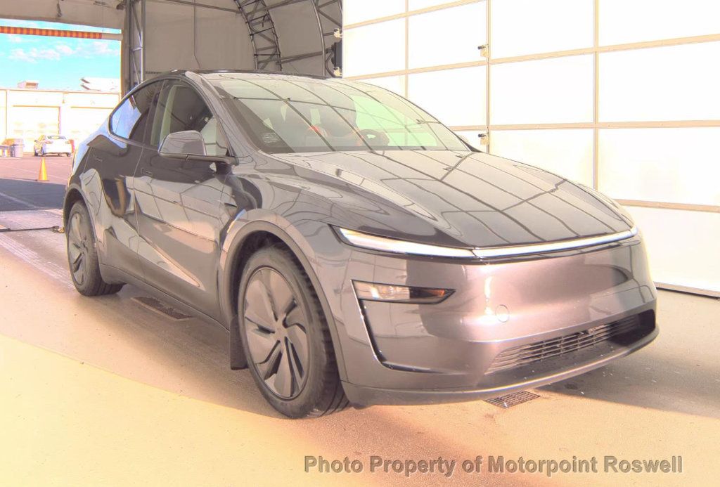 2026 Tesla Model Y photo 2