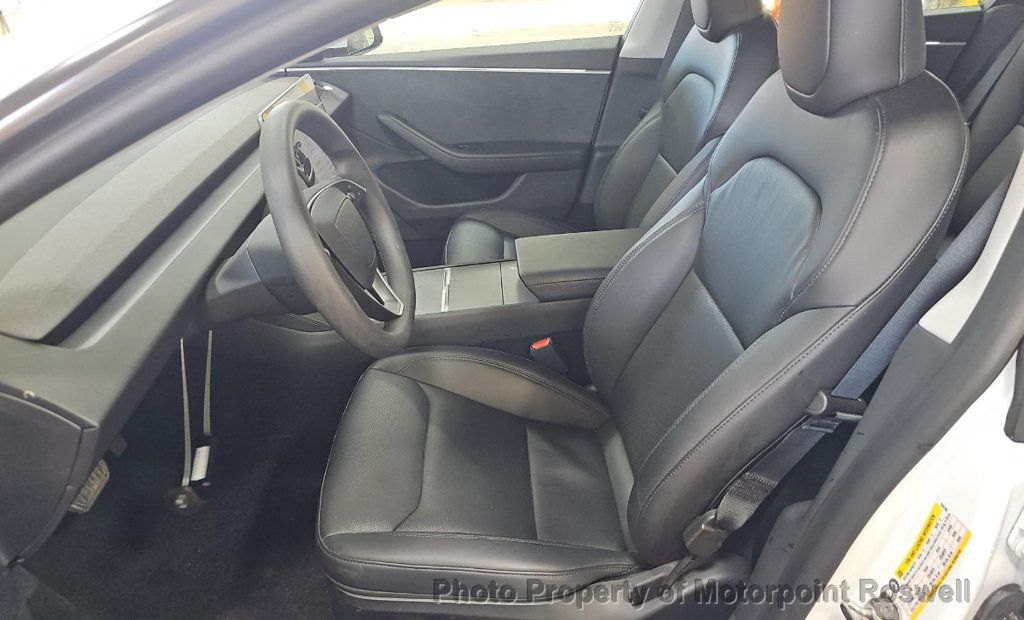 2026 Tesla Model Y photo 3