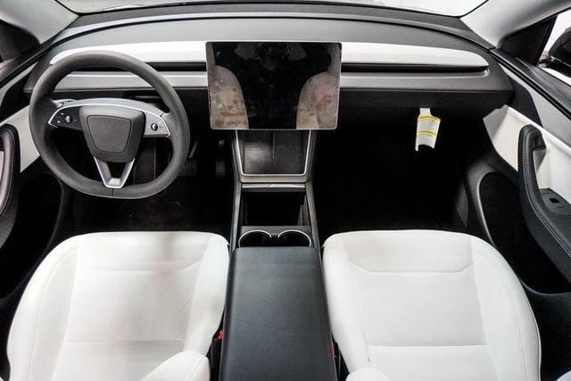 2026 Tesla Model Y Long Range Launch Series AWD - 22953298 - 13