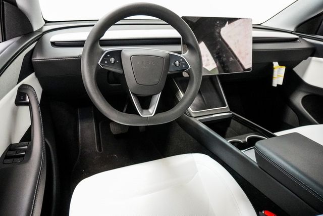 2026 Tesla Model Y Long Range Launch Series AWD - 22953298 - 14