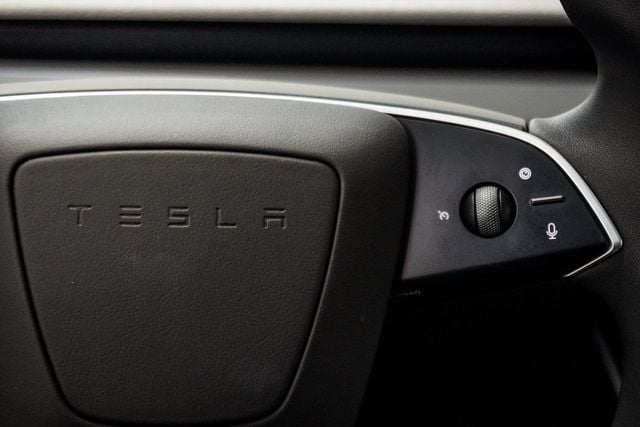 2026 Tesla Model Y Long Range Launch Series AWD - 22953298 - 16