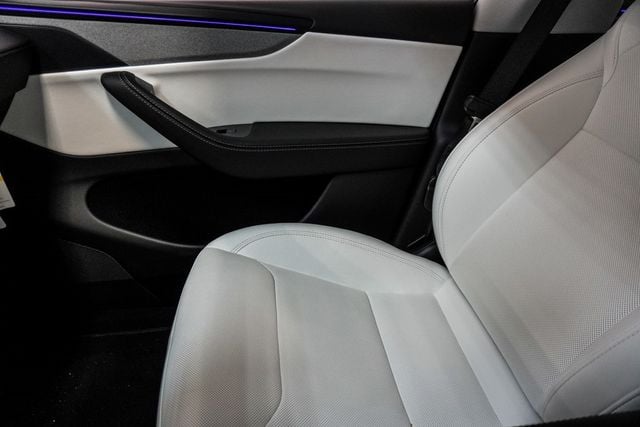 2026 Tesla Model Y Long Range Launch Series AWD - 22953298 - 26