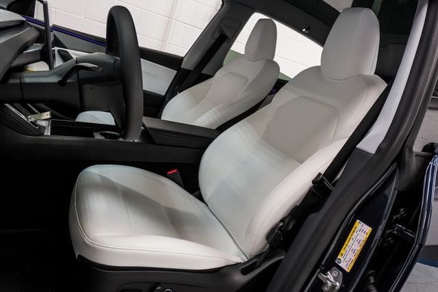 2026 Tesla Model Y Long Range Launch Series AWD - 22953298 - 5