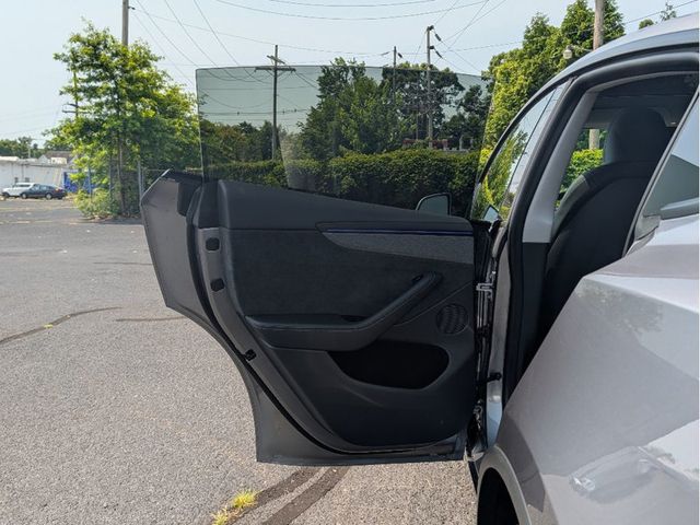 2026 Tesla Model Y Long Range Launch Series AWD - 23043529 - 10