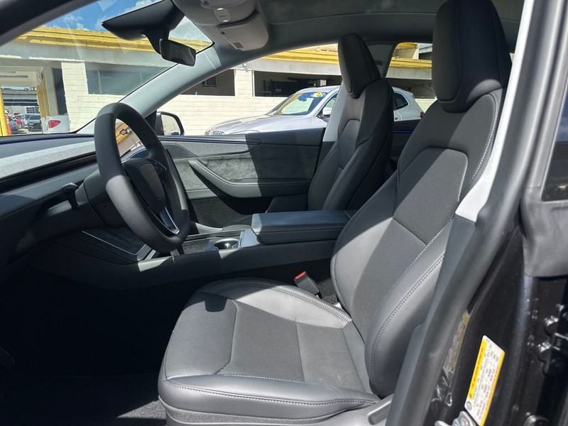 2026 Tesla Model Y Long Range photo 11