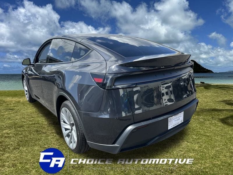 2026 Tesla Model Y Long Range photo 4