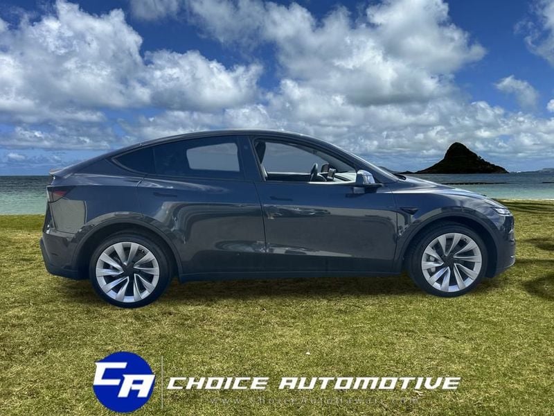 2026 Tesla Model Y Long Range photo 7