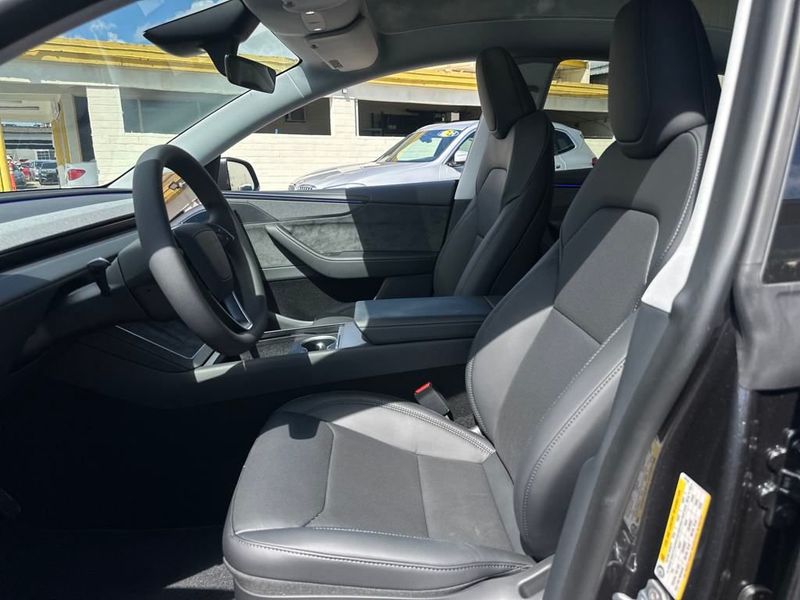 2026 Tesla Model Y Long Range RWD - 22951079 - 11