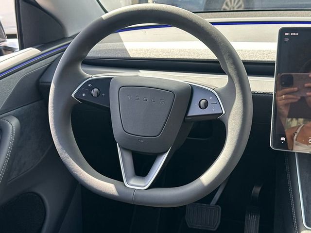 2026 Tesla Model Y Long Range RWD - 22951079 - 16