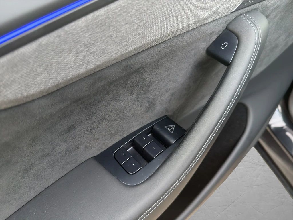 2026 Tesla Model Y Long Range RWD - 22972768 - 10