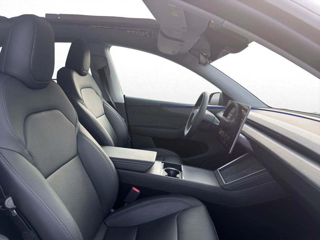 2026 Tesla Model Y Long Range RWD - 22972768 - 18