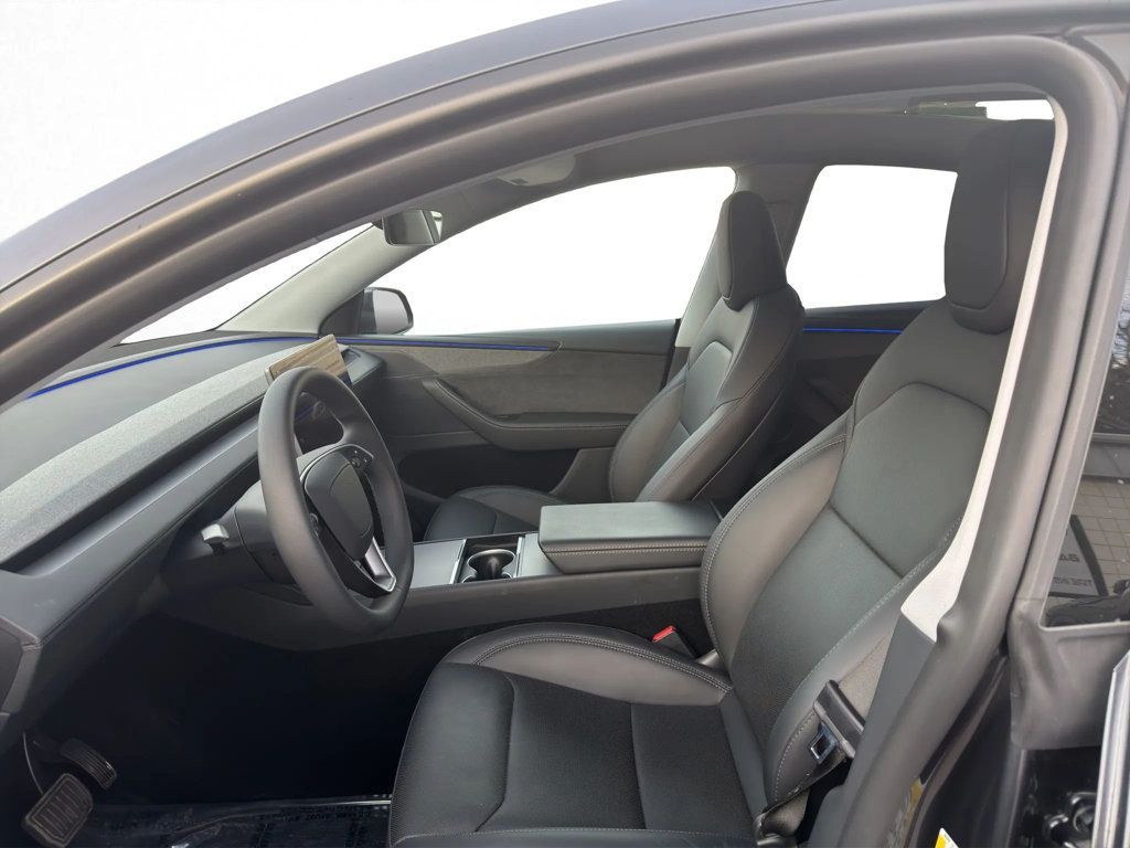 2026 Tesla Model Y Long Range RWD - 23064616 - 8