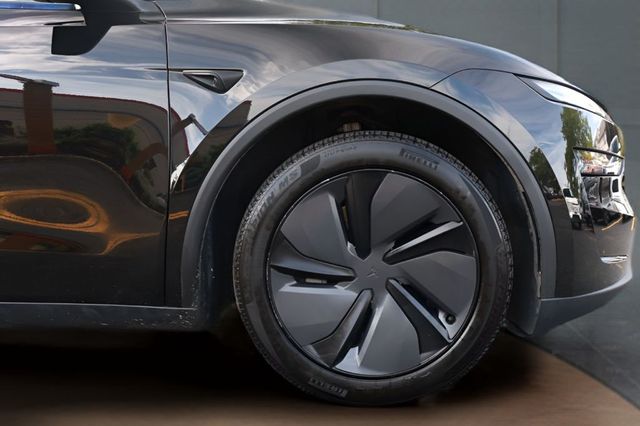 2026 Tesla Model Y Long Range RWD - 23063077 - 14