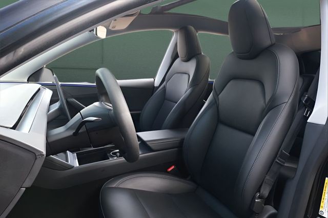 2026 Tesla Model Y Long Range RWD - 23063077 - 1
