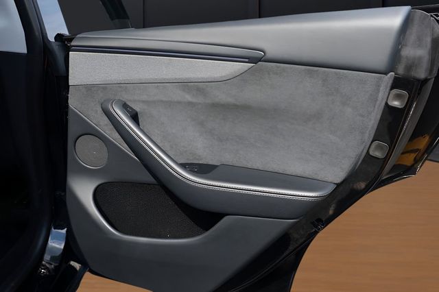 2026 Tesla Model Y Long Range RWD - 23063077 - 30