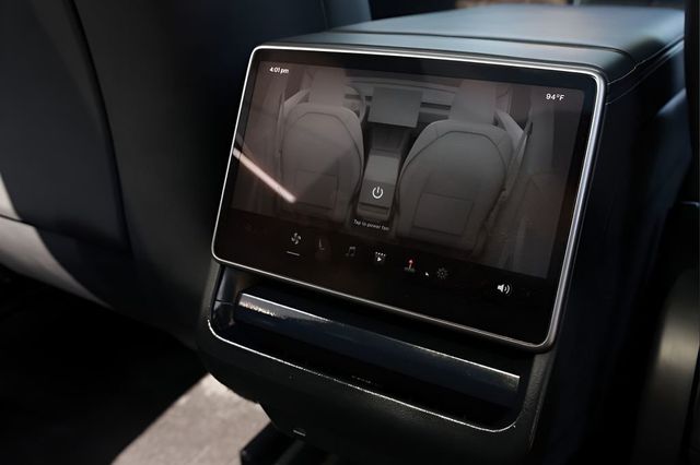 2026 Tesla Model Y Long Range RWD - 23063077 - 31