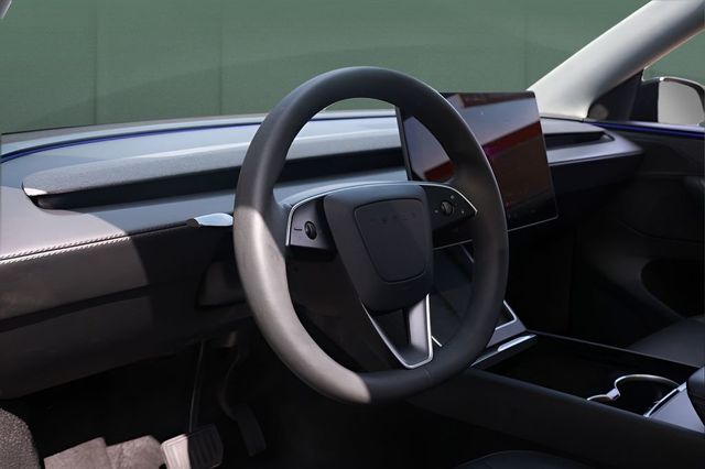 2026 Tesla Model Y Long Range RWD - 23063077 - 39