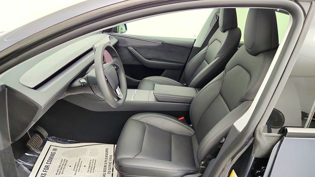 2026 Tesla Model Y Long Range RWD - 23097877 - 22