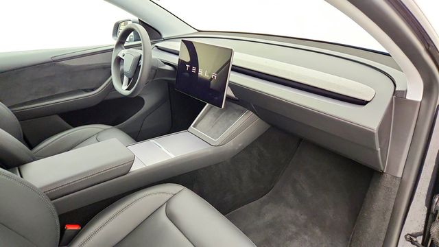 2026 Tesla Model Y Long Range RWD - 23097877 - 27