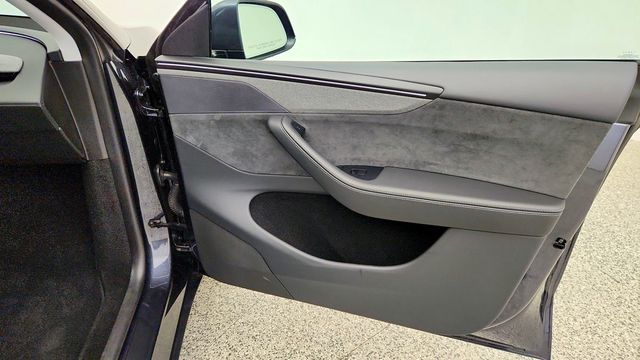 2026 Tesla Model Y Long Range RWD - 23097877 - 28