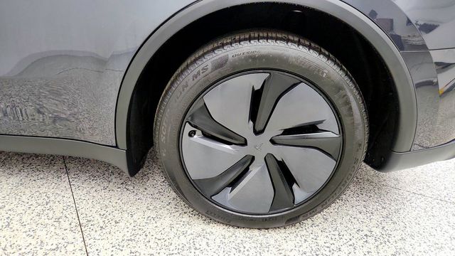 2026 Tesla Model Y Long Range RWD - 23097877 - 8