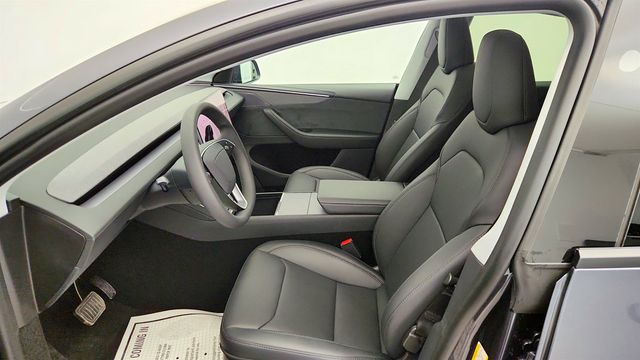 2026 Tesla Model Y Long Range RWD (357-mile range) - 22975896 - 22