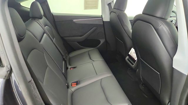 2026 Tesla Model Y Long Range RWD (357-mile range) - 22975896 - 25