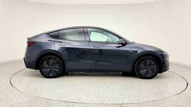 2026 Tesla Model Y Long Range RWD (357-mile range) - 22975896 - 3