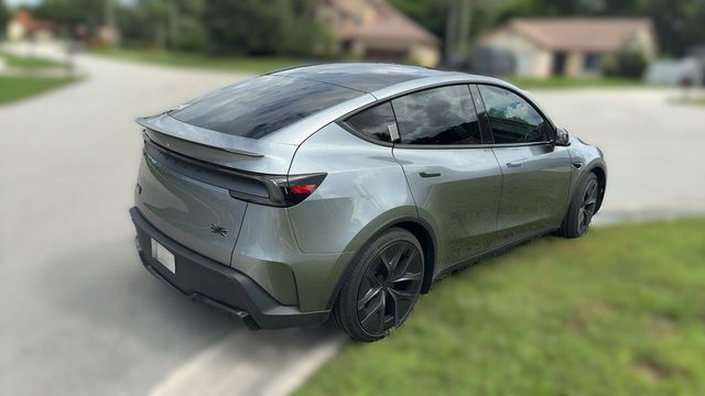 2026 Tesla Model Y Performance AWD - 23095838 - 4