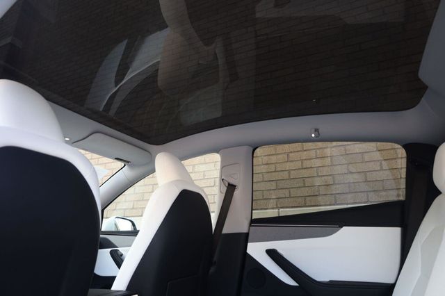 2026 Tesla Model Y Premium - 23055207 - 18