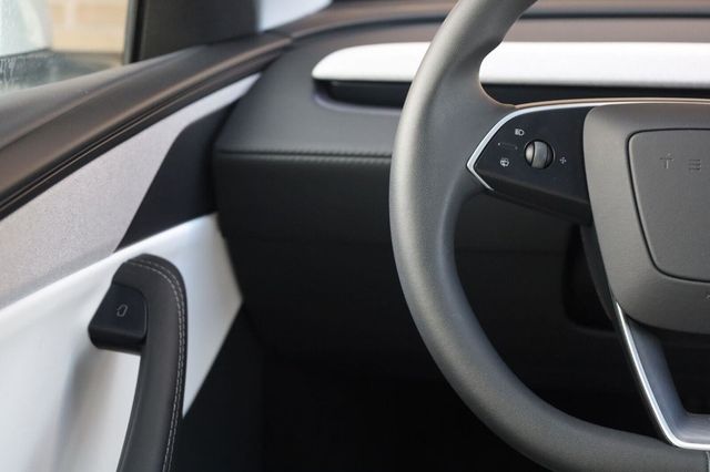 2026 Tesla Model Y Premium - 23055207 - 33
